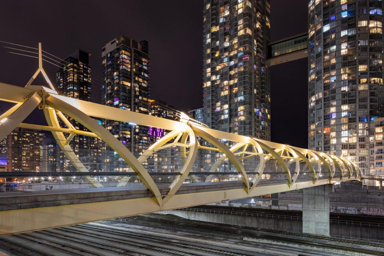 Lovely 2 Bed Condo In Downtown 토론토 외부 사진